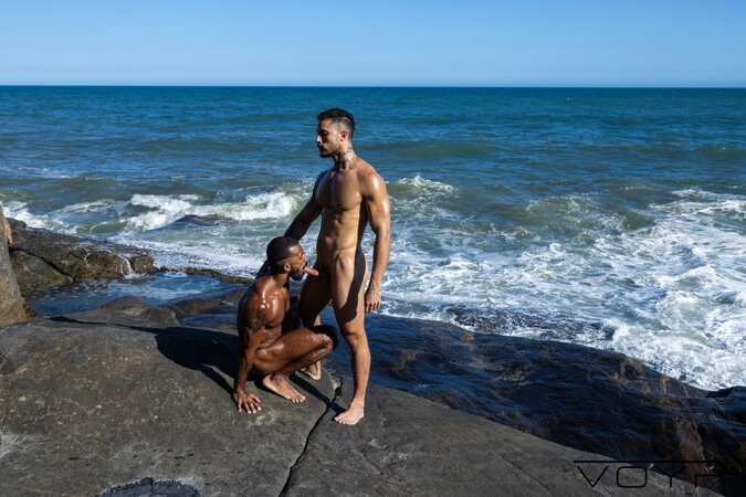 Jonatas and Markin Wolf leave the beach view behind for a sweaty outdoor hookup