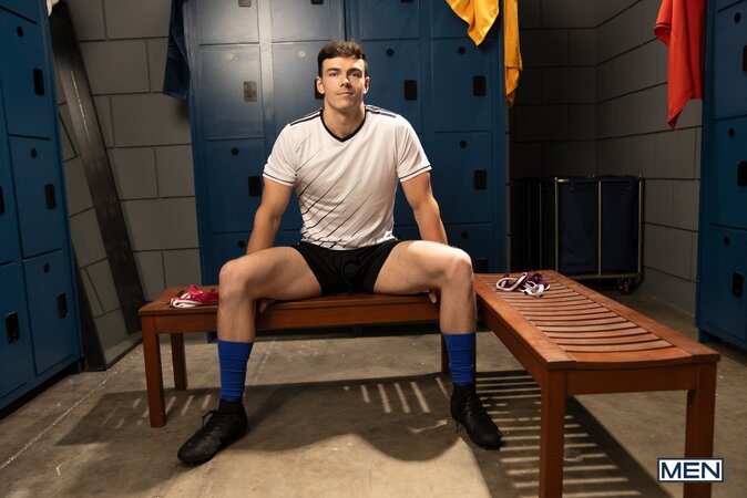 Hayden Harding skips the team party and gives Clark Reid a private locker room reward