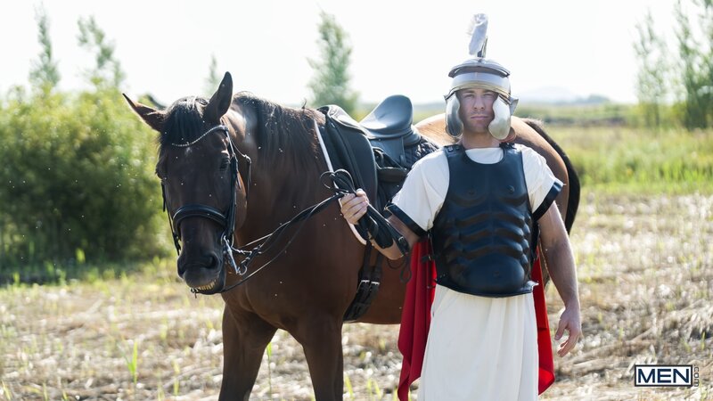 Sumner Blayne travels to Gaul to seduce massive warrior Filou Fitt for an empire plot