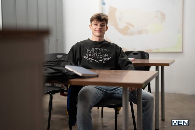 Professor Greg Dixxon gets fucked on his desk by frat bro Jake Preston