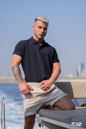Dom King gets cruise service from Allen King before Captain Nico Zetta joins in