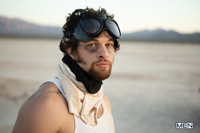 Malik Delgaty gets captured in the desert and seduces Mu before making his escape