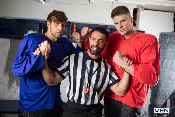 Ref Mateo Zagal gets spitroasted by hockey rivals Malik Delgaty and Dom King