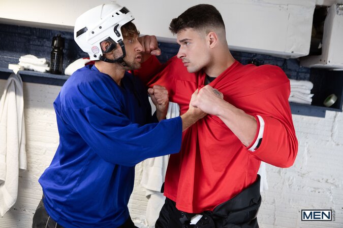 Ref Mateo Zagal gets spitroasted by hockey rivals Malik Delgaty and Dom King