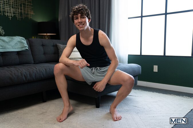 Jay Stroke strips down on the couch to give slim Cristiano a deep bareback fuck