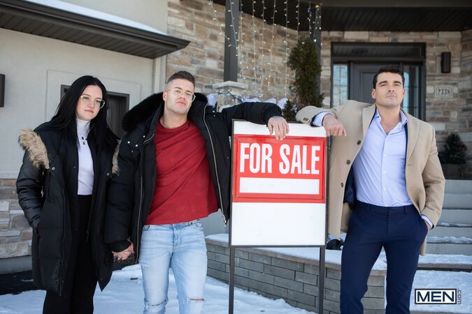 Clark Delgaty distracts realtor Presley Scott while his fiancee waits outside