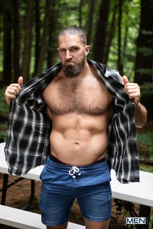 Chuck Conrad stalks Sam Ledger campsite before proving the legend is real