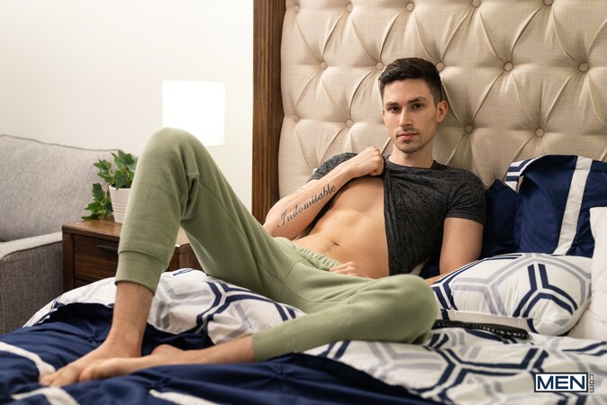Kane Fox sneaks twink Joey Mills under the bed for a sneaky 69 and deep pounding