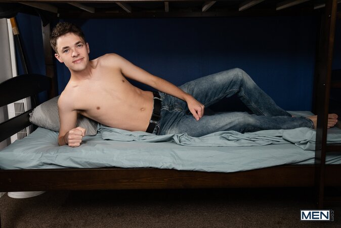 Frat bro Finn Harding sticks his huge cock through a mattress for Troye Dean