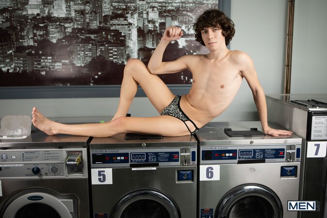 Malik Delgaty distracts Cristiano at the laundromat then gives him the spin cycle
