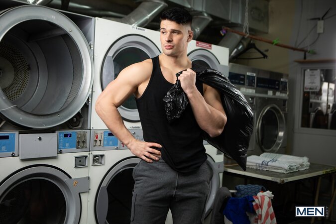 Malik Delgaty distracts Cristiano at the laundromat then gives him the spin cycle