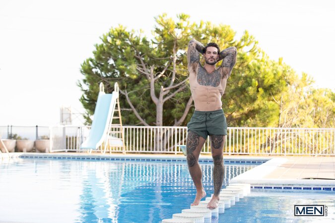 Papi Kocic crosses the pool for Tyler Berg and ends breakfast with a facial