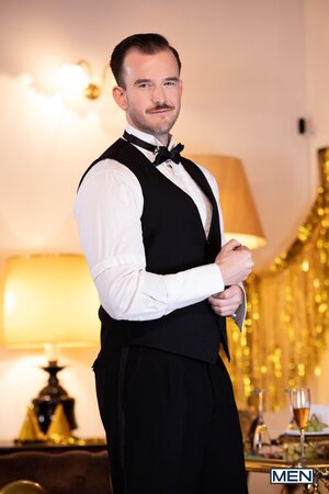 Papi Kocic and Franky Fox ring in the new year with midnight bareback sex
