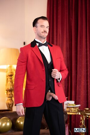 Papi Kocic and Franky Fox ring in the new year with midnight bareback sex
