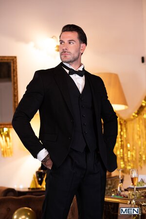 Papi Kocic and Franky Fox ring in the new year with midnight bareback sex