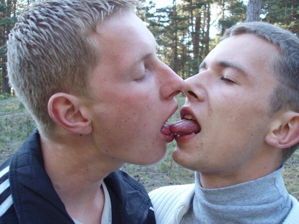 Gay hotties enjoy swallowing dicks