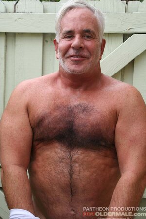 Steve Lucas shows off his body