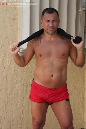 Rex Valentino shows off his body