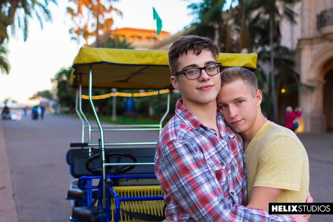 Blake Mitchell fucks Noah White