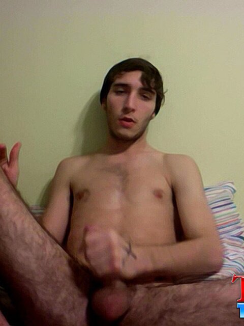 College guy Braxton cums on himself after solo jerkoff