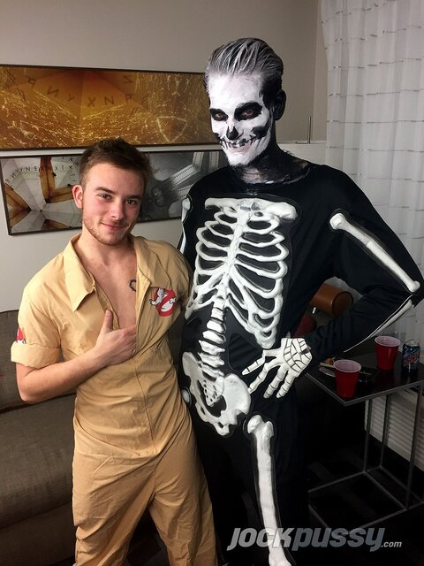 Zack Grayson big cock rips through his skeleton costume for Luke Hudson