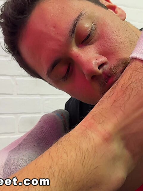 Dan Edwards gives Vinni a foot massage that turns him on
