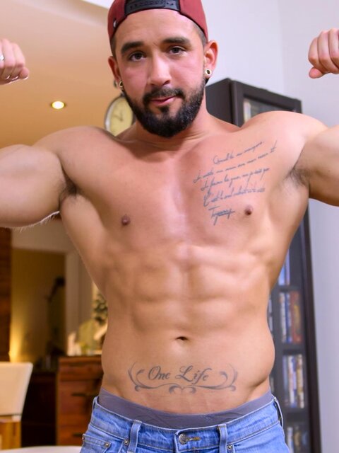 Pascal films Zack Lemec stroking his 8-inch cock