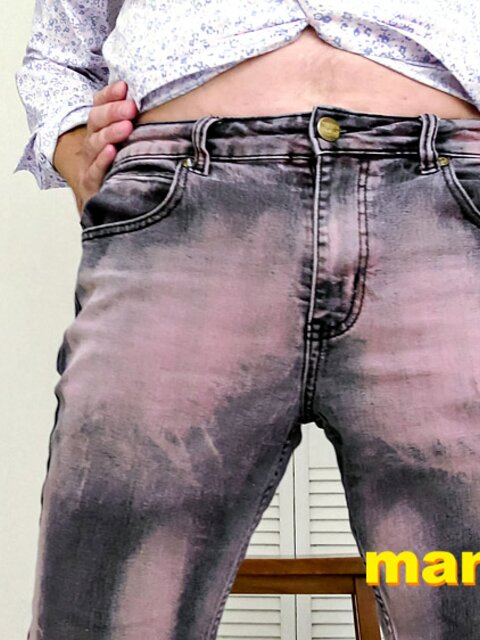 Richard Lennox teases you with his ass in jockstrap