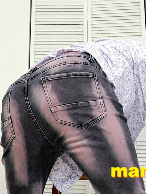 Richard Lennox teases you with his ass in jockstrap