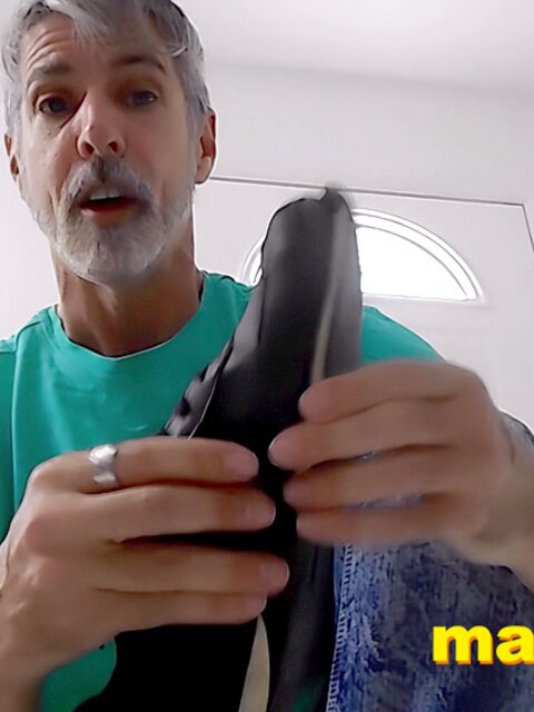 Richard Lennox steps on you and shows off his dirty, worn shoes