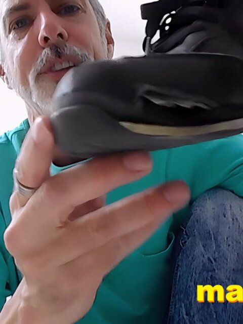 Richard Lennox steps on you and shows off his dirty, worn shoes