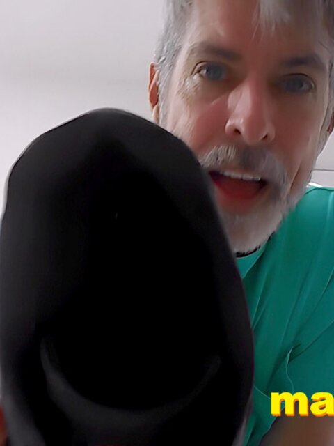 Richard Lennox steps on you and shows off his dirty, worn shoes