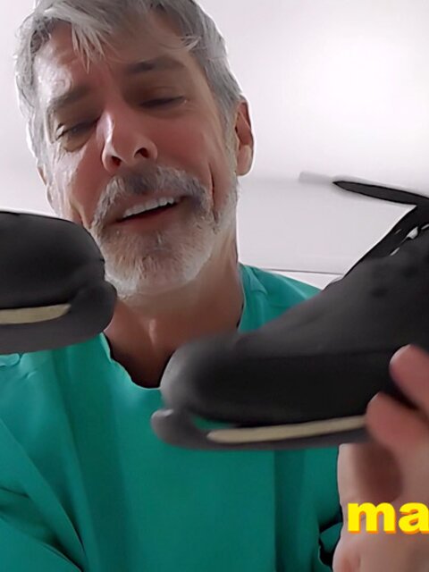 Richard Lennox steps on you and shows off his dirty, worn shoes
