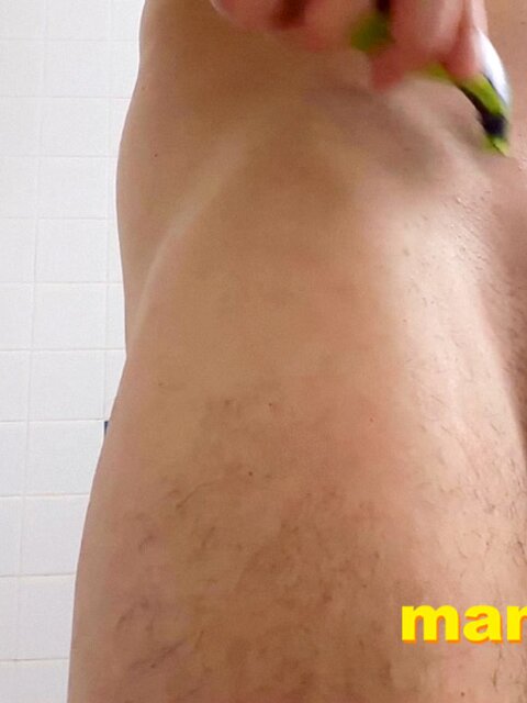Richard Lennox gives you a cum facial after shaving