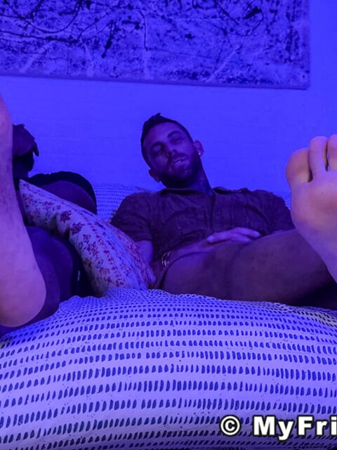 Dan Edwards sucks Chill’s toes while Ray enjoys it