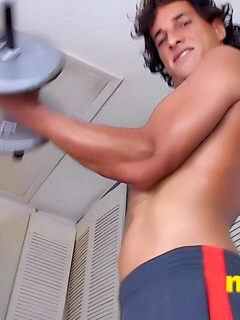 Tony Cazzo works out as you sniff his smelly feet
