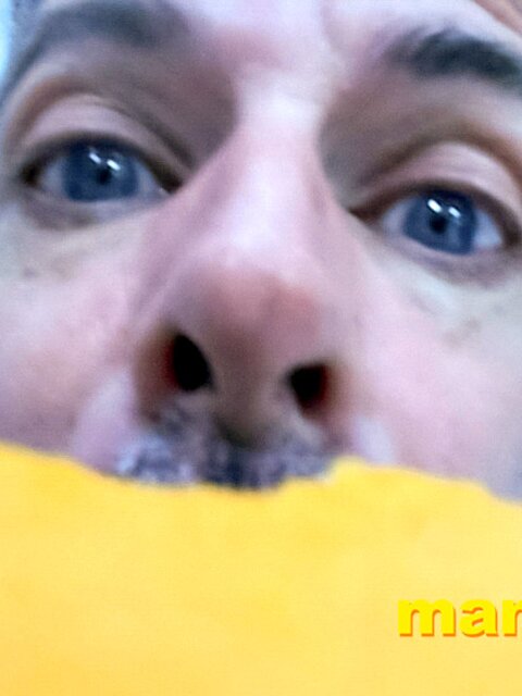 Richard Lennox mocks your size while eating cheese