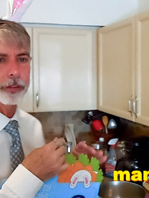 Richard Lennox jerks off at Easter and cums on table