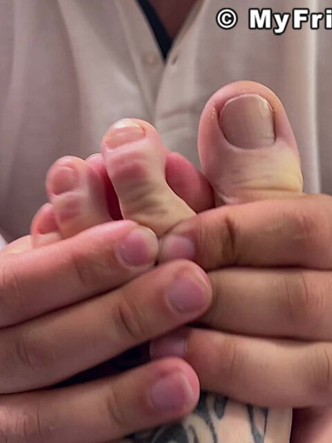 Anthony G gets feet worshipped by Dan Edwards to relax