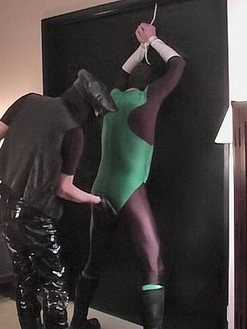 Villain Shadow Junior deep throats Ray Boy’s cock in uniform play