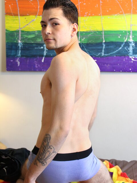 Hot twink Damian Good pumps his cock and lays back to squirt cum