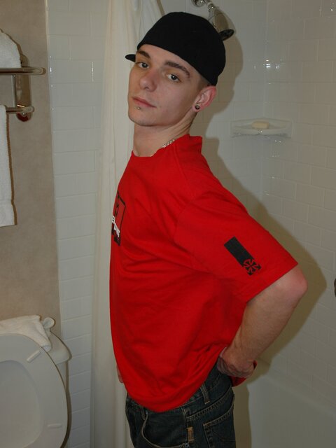 Piss play rookie Skug gives us a glimpse of his wild side