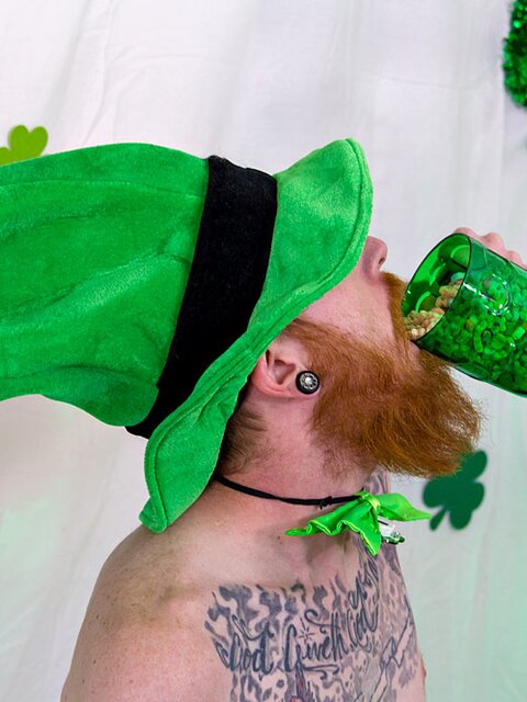 Dom Ty wanks his cock and cums for St. Patrick’s