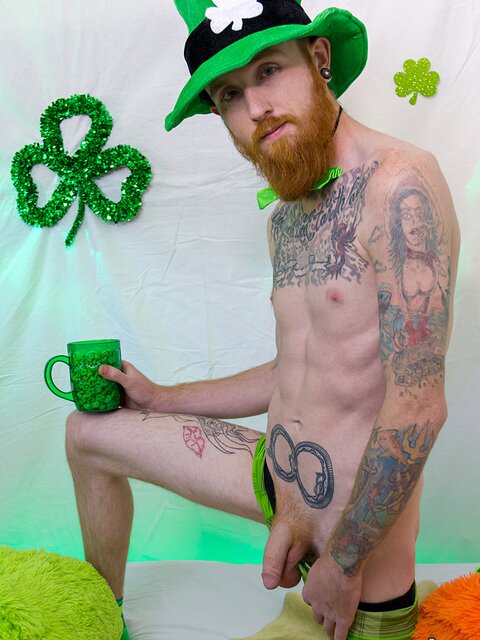 Dom Ty wanks his cock and cums for St. Patrick’s