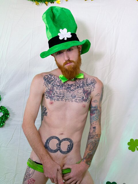 Dom Ty wanks his cock and cums for St. Patrick’s