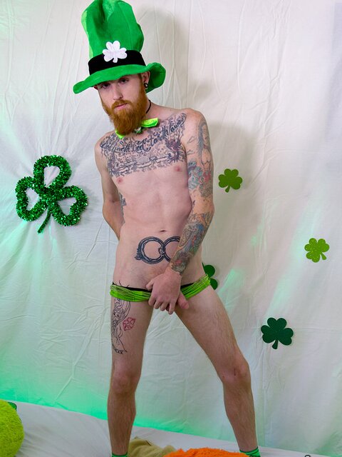 Dom Ty wanks his cock and cums for St. Patrick’s