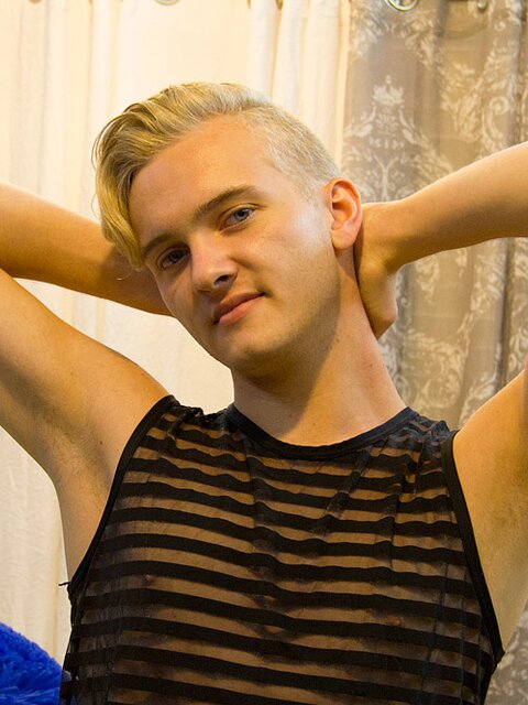 Oliver Tucker fucks his ass with a dildo and cums