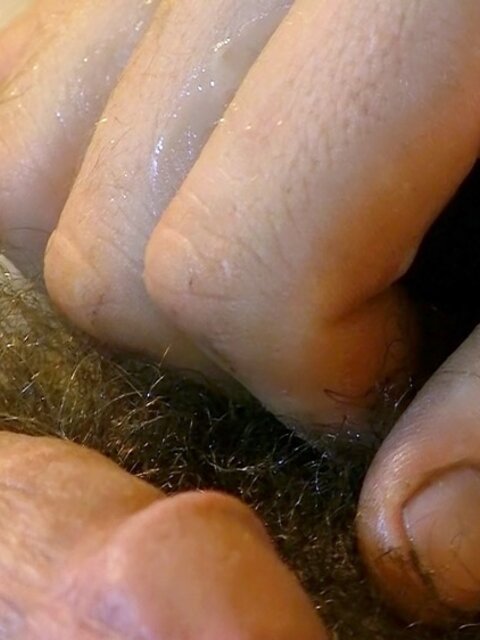 Varg Leitwolf wanks his cock to cum
