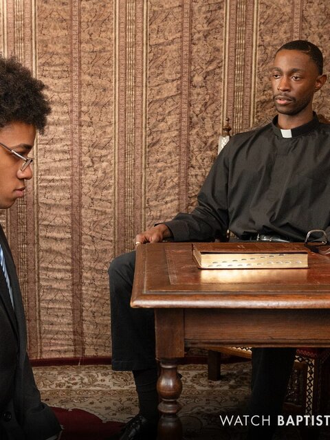 Israel Angel cums as Prince Reign pounds