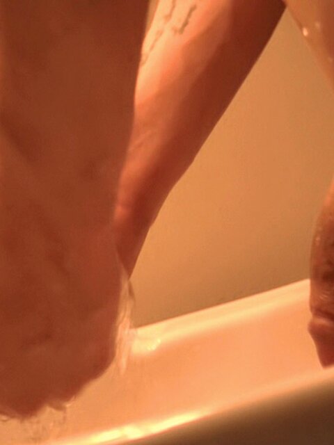 Tony Thickdick’s smooth cock get stroked after a hot shave